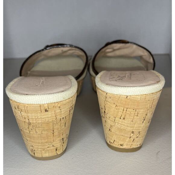 Tommy Bahama Womens 9 Tan pineapple Wedge Sandal Beige Brown Cork Beach Vacation - Picture 7 of 10